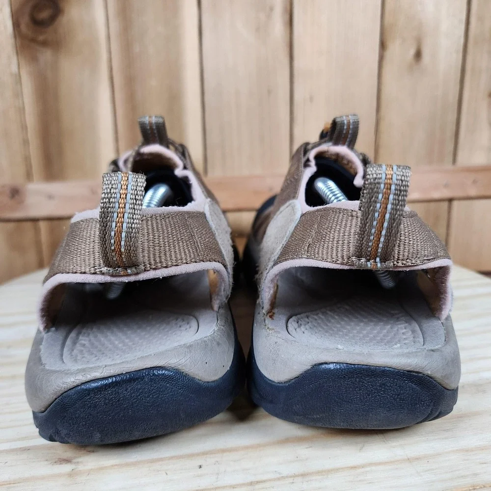 Keen Newport‎ H2 Sandals Mens Size 9.5 Brown Hiking Water Shoes Closed Toe
